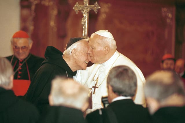 El abad Anastáz Opasek yel Papa Juan Pablo II  (1997) | Foto: Stanislav Zbyněk,  ČTK