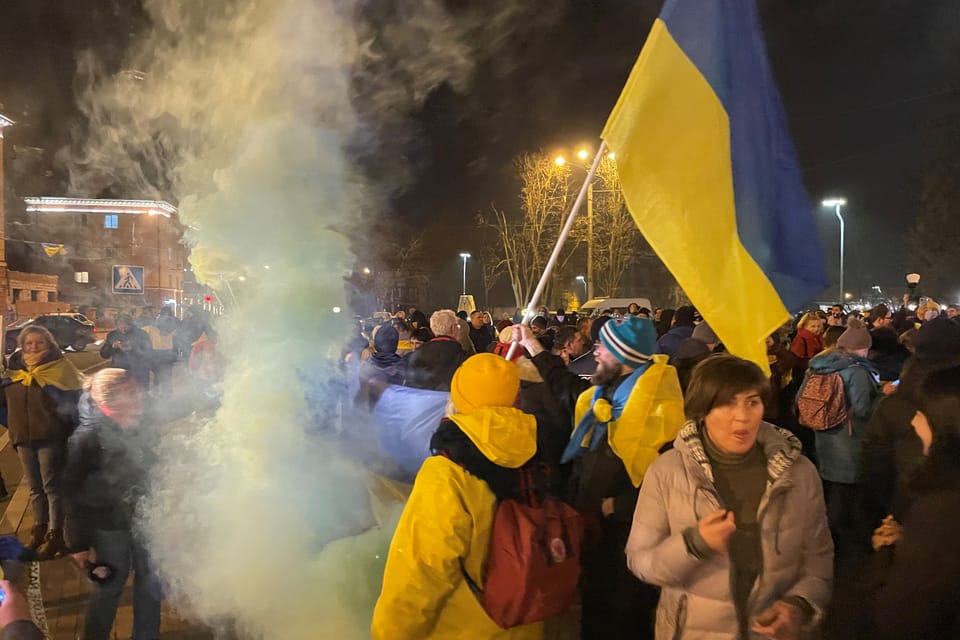 Manifestación contra la agresión rusa en Mariupol | Foto: Martin Dorazín,  Český rozhlas