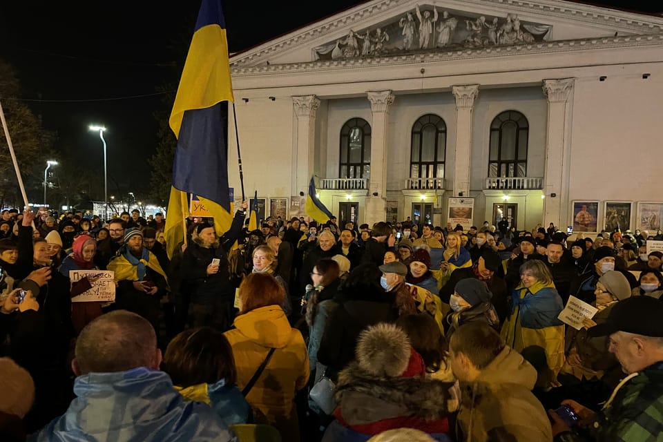 Manifestación contra la agresión rusa en Mariupol | Foto: Martin Dorazín, Český rozhlas Manifestación contra la agresión rusa en Mariupol | Foto: Martin Dorazín, Český rozhlas