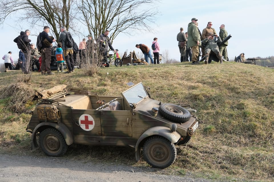 Vehículos militares de la época | Foto: Bohumil Šimčík, Radio Prague International Vehículos militares de la época | Foto: Bohumil Šimčík, Radio Prague International
