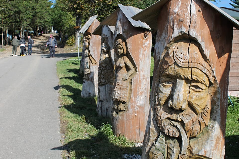 Esculturas de madera de Pustevny, foto: Ondřej Tomšů Esculturas de madera de Pustevny, foto: Ondřej Tomšů