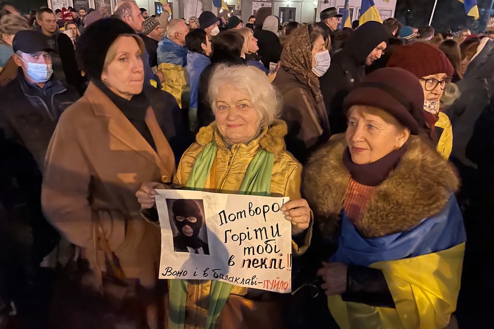 Manifestación contra la agresión rusa en Mariupol | Foto: Martin Dorazín,  Český rozhlas