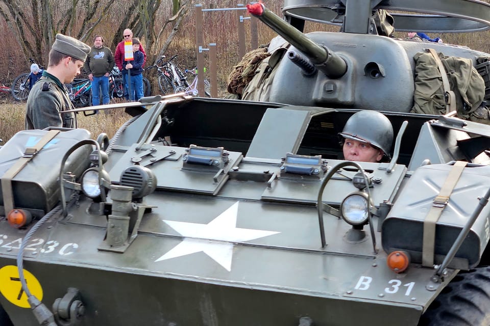 Vehículos militares de la época | Foto: Štěpánka Budková, Radio Prague International Vehículos militares de la época | Foto: Štěpánka Budková, Radio Prague International