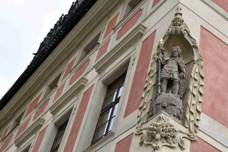 El autor de la estatua de 1662 es el escultor barroco Jan Jiří Bendl | Foto: Barbora Němcová, Radio Prague International El autor de la estatua de 1662 es el escultor barroco Jan Jiří Bendl | Foto: Barbora Němcová, Radio Prague International