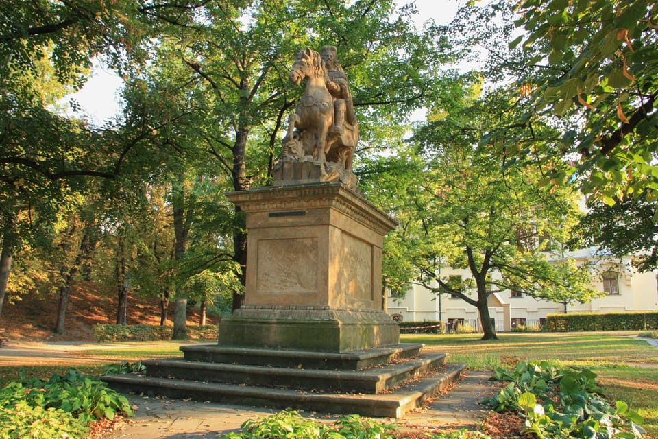 La estatua es copia de un monumento original de san Venceslao que estuvo hasta el año 1879 en la plaza Venceslao | Foto: Barbora Němcová, Radio Prague International La estatua es copia de un monumento original de san Venceslao que estuvo hasta el año 1879 en la plaza Venceslao | Foto: Barbora Němcová, Radio Prague International