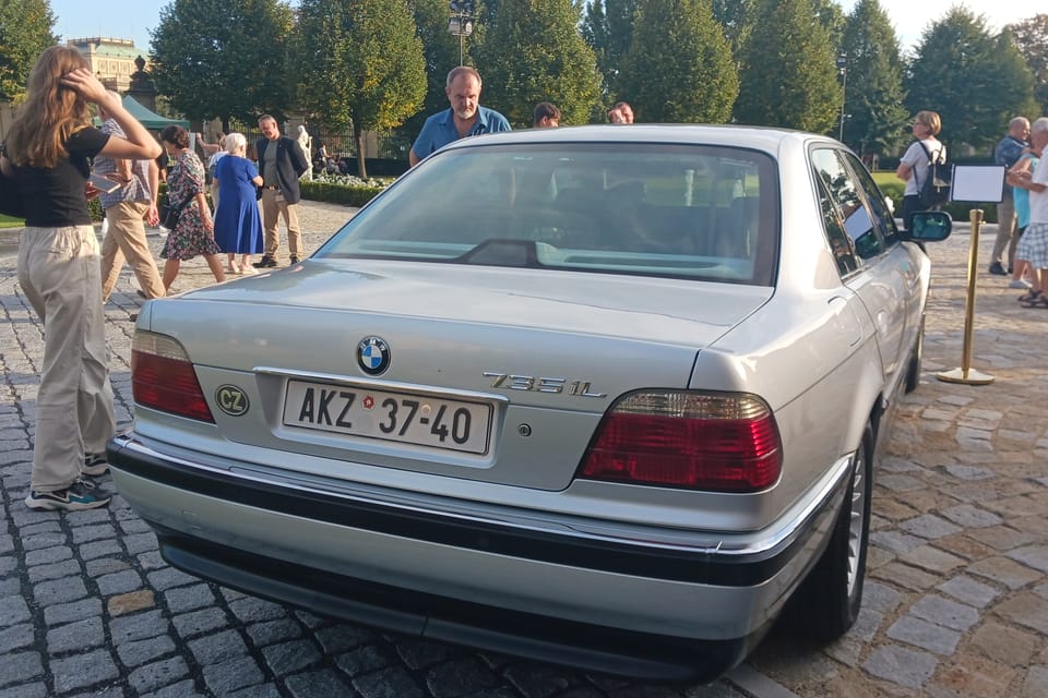BMW 735, que sirvió al Ministerio de Salud entre 2001 y 2012 | Foto: Lenka Žižková, Radio Prague International BMW 735, que sirvió al Ministerio de Salud entre 2001 y 2012 | Foto: Lenka Žižková, Radio Prague International