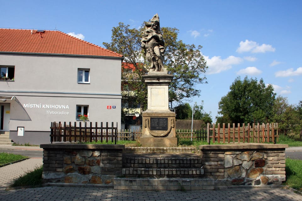 En Třeboradice,  en el distrito de Praga 9 al norte de la capital,  se encuentra una estatua de san Venceslao de autor desconocido de principios del siglo XVIII | Foto: Barbora Němcová,  Radio Prague International