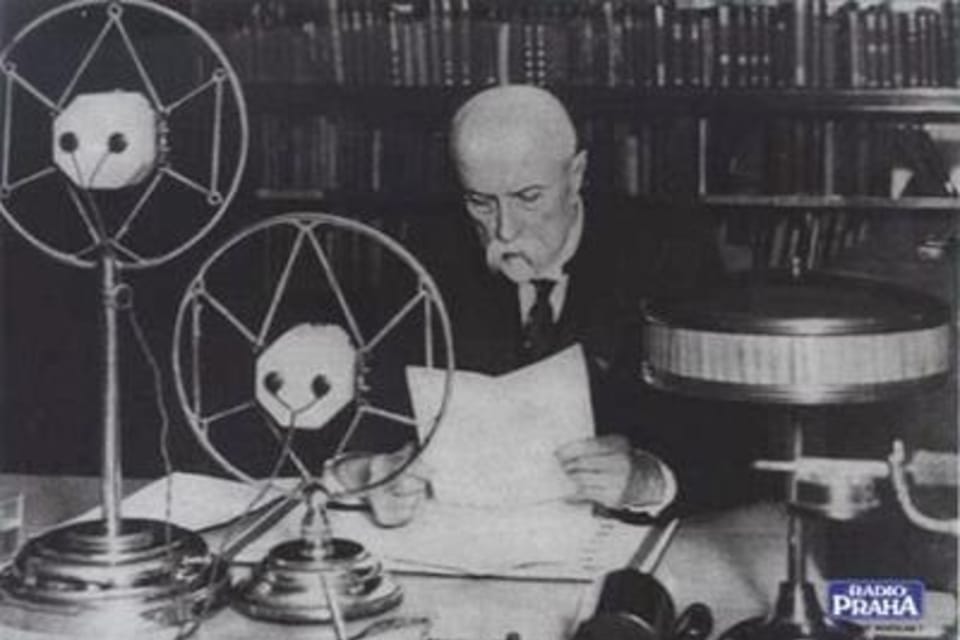 El primer presidente checoslovaco, Tomas Garrigue Masaryk, durante un discurso radiofónico en EE.UU. | Foto: APF Český rozhlas El primer presidente checoslovaco, Tomas Garrigue Masaryk, durante un discurso radiofónico en EE.UU. | Foto: APF Český rozhlas