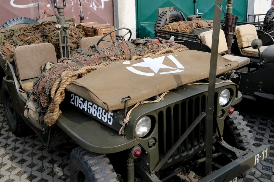 Vehículos militares de la época | Foto: Bohumil Šimčík, Radio Prague International Vehículos militares de la época | Foto: Bohumil Šimčík, Radio Prague International