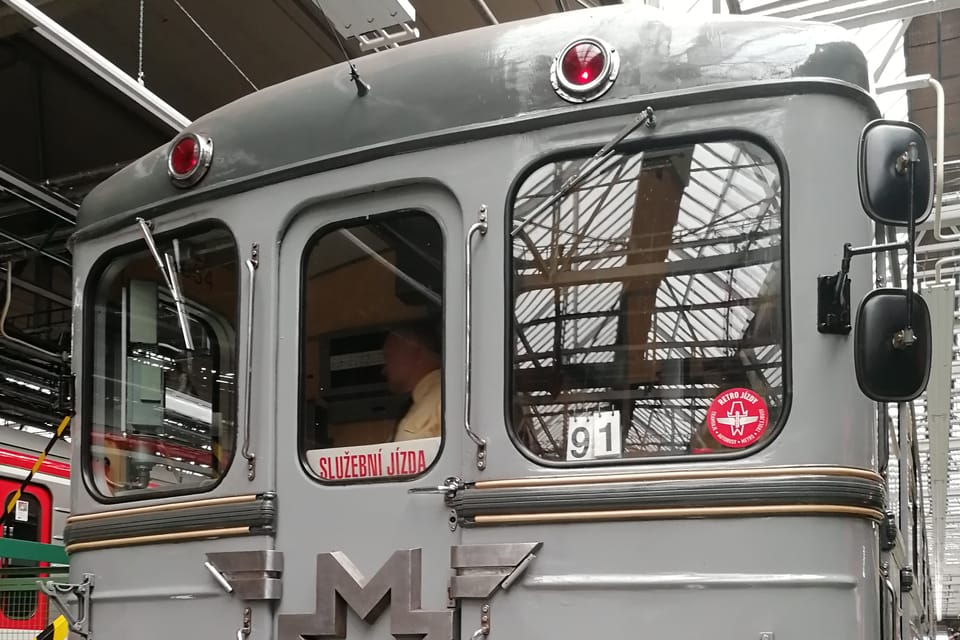 Los conjuntos de metro histórico en la cochera de Kačerov | Foto: Štěpánka Budková, Radio Prague International Los conjuntos de metro histórico en la cochera de Kačerov | Foto: Štěpánka Budková, Radio Prague International