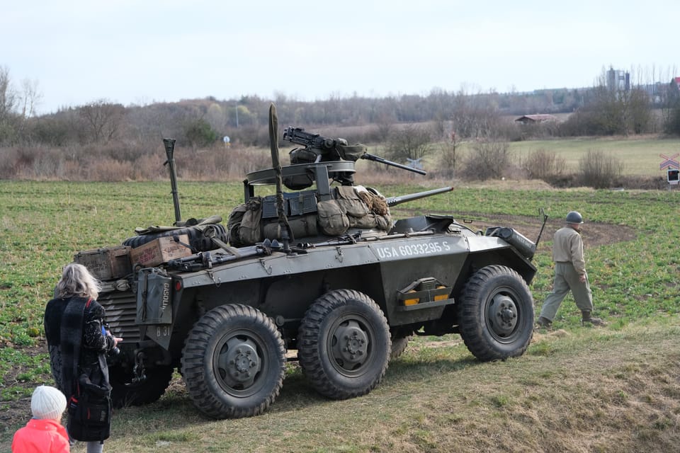 Vehículos militares de la época | Foto: Bohumil Šimčík, Radio Prague International Vehículos militares de la época | Foto: Bohumil Šimčík, Radio Prague International