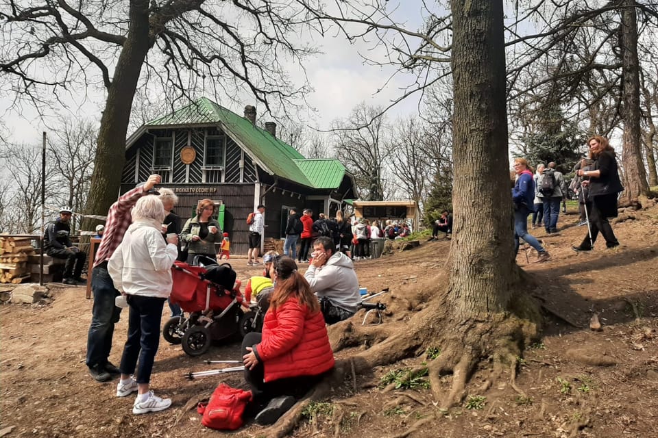 Paseo primaveral por la colina Říp | Foto: Lenka Žižková, Radio Prague International Paseo primaveral por la colina Říp | Foto: Lenka Žižková, Radio Prague International