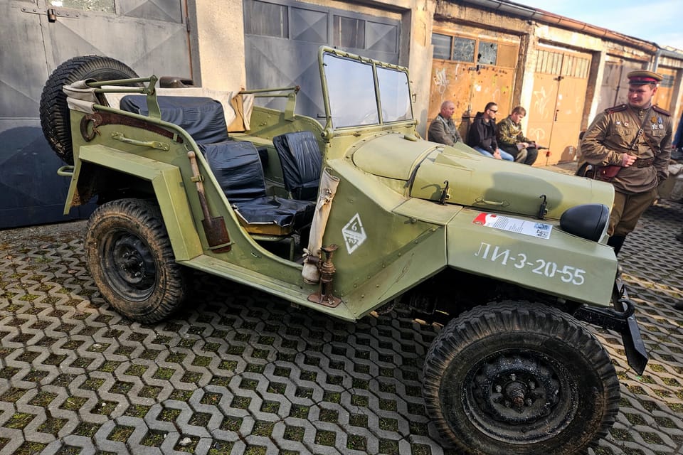 Vehículos militares de la época | Foto: Štěpánka Budková, Radio Prague International Vehículos militares de la época | Foto: Štěpánka Budková, Radio Prague International