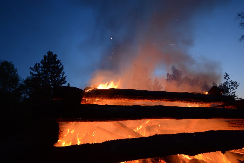 La quema de las brujas en la aldea de Liběchov, cerca de Praga | Foto: Eva Turečková, Radio Prague International La quema de las brujas en la aldea de Liběchov, cerca de Praga | Foto: Eva Turečková, Radio Prague International