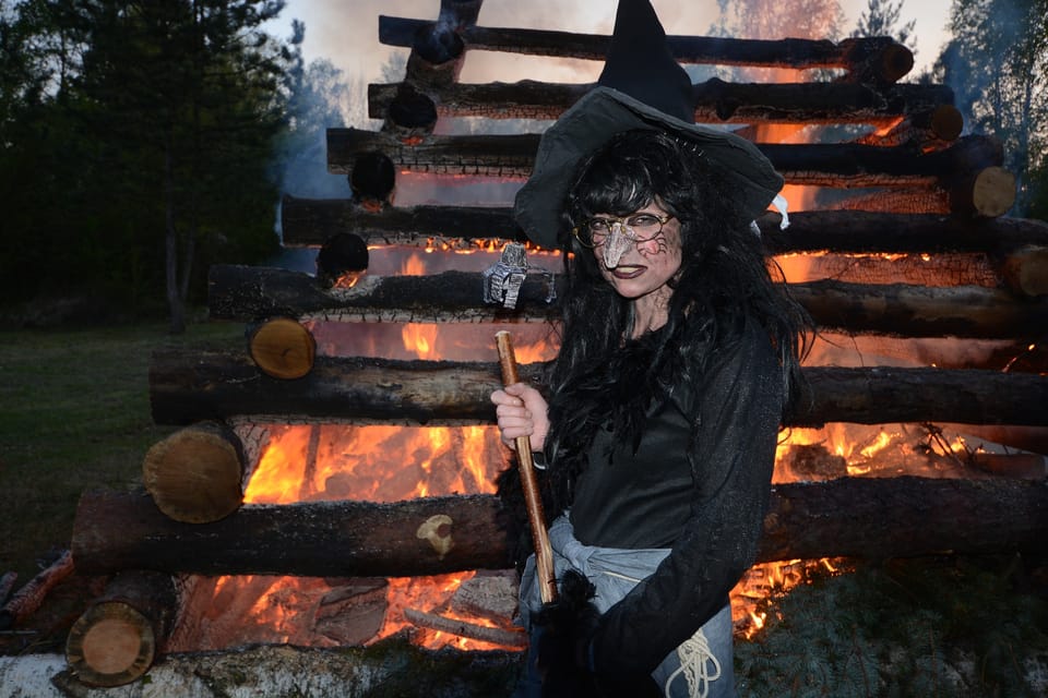 La quema de las brujas en la aldea de Liběchov, cerca de Praga | Foto: Eva Turečková, Radio Prague International La quema de las brujas en la aldea de Liběchov, cerca de Praga | Foto: Eva Turečková, Radio Prague International