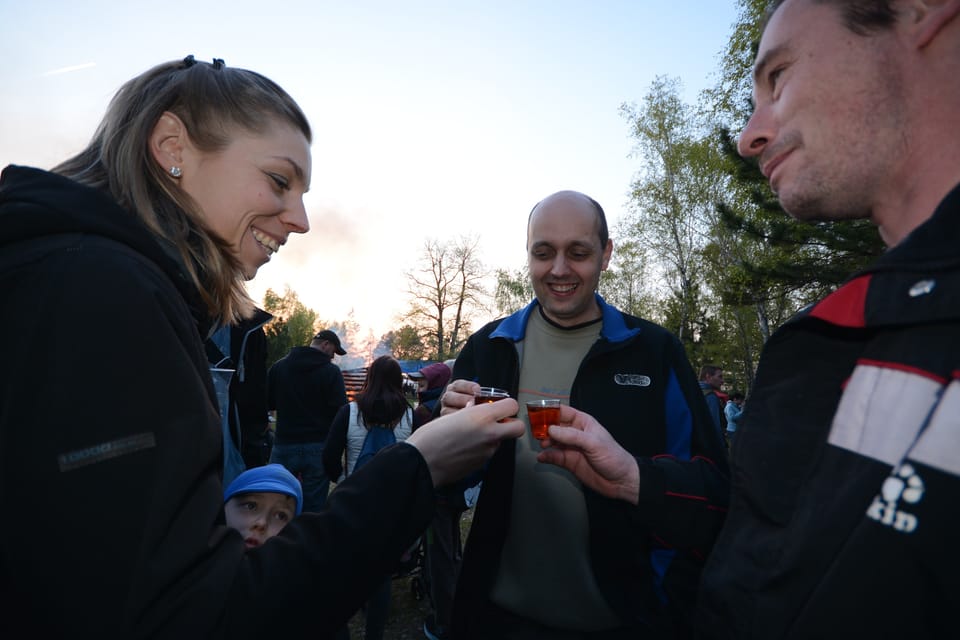 La quema de las brujas en la aldea de Liběchov, cerca de Praga | Foto: Eva Turečková, Radio Prague International La quema de las brujas en la aldea de Liběchov, cerca de Praga | Foto: Eva Turečková, Radio Prague International