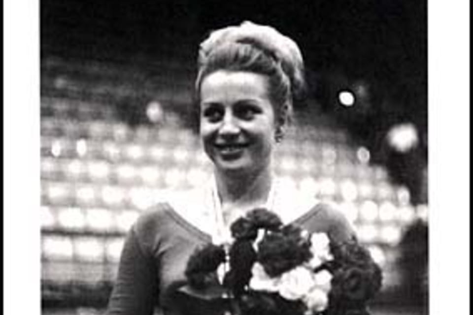 Věra Čáslavská  (1942). Gimnasta. Su primera medalla de oro la obtuvo en el campeonato mundial celebrado en Praga en 1962. Siete medallas olímpicas. | Foto: ČTK