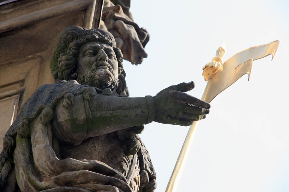 La estatua es obra de los escultores Ferdinand Geiger y Jan Oldřich Mayer entre los años 1713-15 | Foto: Barbora Němcová, Radio Prague International La estatua es obra de los escultores Ferdinand Geiger y Jan Oldřich Mayer entre los años 1713-15 | Foto: Barbora Němcová, Radio Prague International
