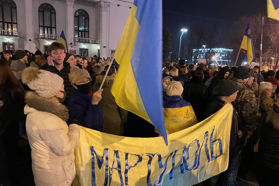 Manifestación contra la agresión rusa en Mariupol | Foto: Martin Dorazín, Český rozhlas Manifestación contra la agresión rusa en Mariupol | Foto: Martin Dorazín, Český rozhlas
