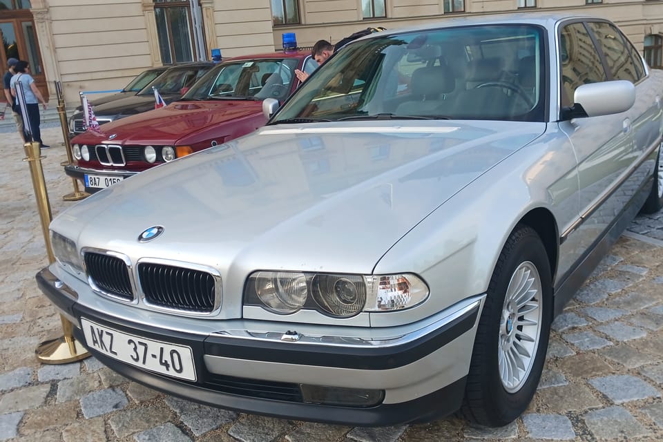 BMW 735, que sirvió al Ministerio de Salud entre 2001 y 2012 | Foto: Lenka Žižková, Radio Prague International BMW 735, que sirvió al Ministerio de Salud entre 2001 y 2012 | Foto: Lenka Žižková, Radio Prague International