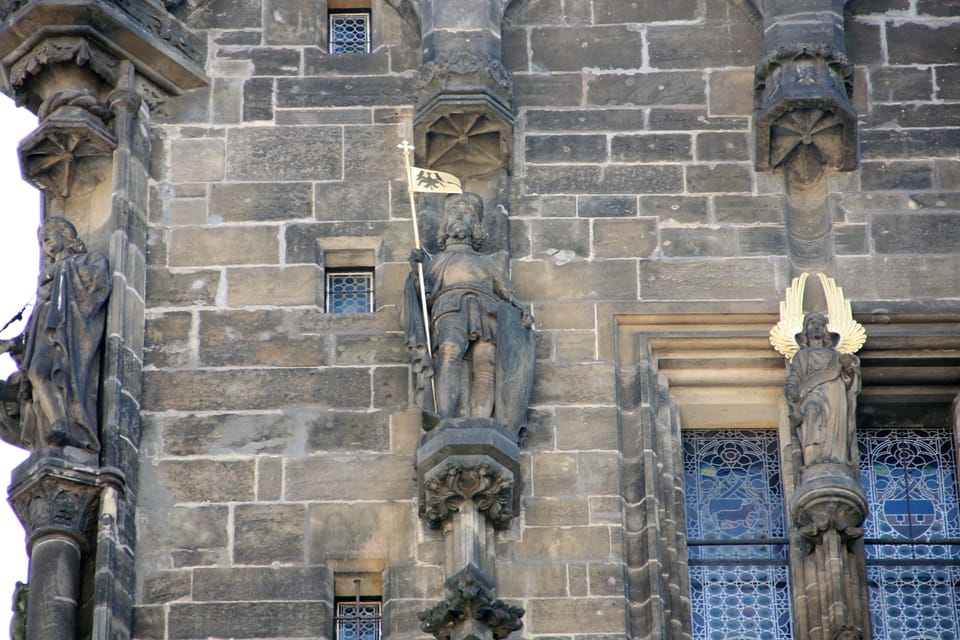 La estatua es obra del escultor Ludvík Šimek. Fue esculpida por Václav Strachovský en el año 1884 | Foto: Barbora Němcová, Radio Prague International La estatua es obra del escultor Ludvík Šimek. Fue esculpida por Václav Strachovský en el año 1884 | Foto: Barbora Němcová, Radio Prague International