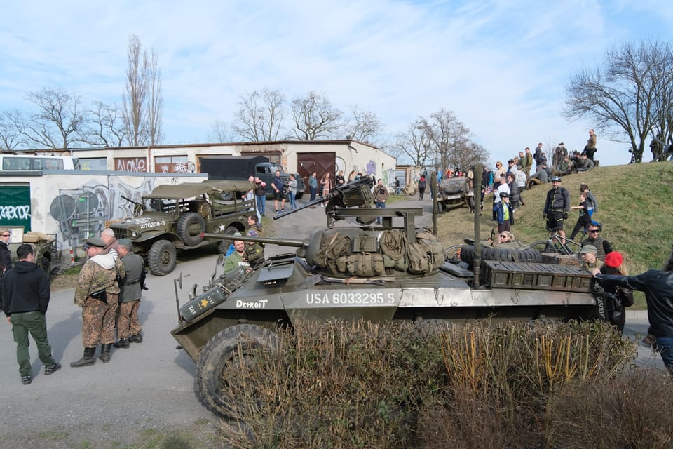Vehículos militares de la época | Foto: Bohumil Šimčík, Radio Prague International Vehículos militares de la época | Foto: Bohumil Šimčík, Radio Prague International